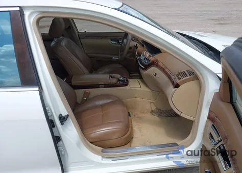 2007 Mercedes-Benz S 550 z USA, uszkodzony, nr VIN WDDNG71X47A056121